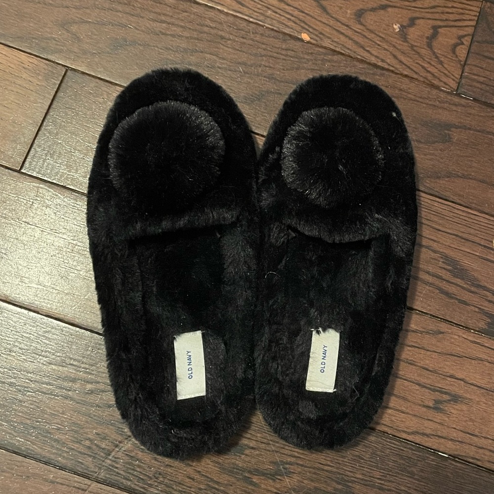 Old Navy Black Slippers